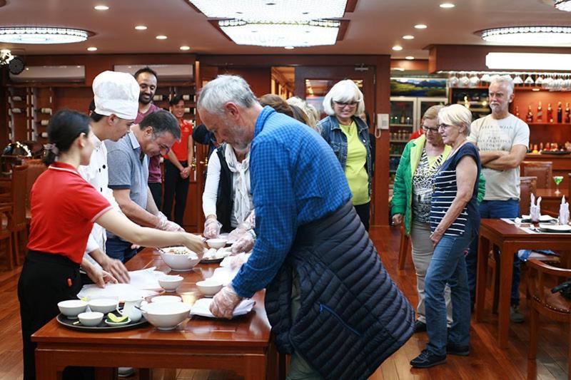 Discovery Travel Homestay Hạ Long Ngoại thất bức ảnh